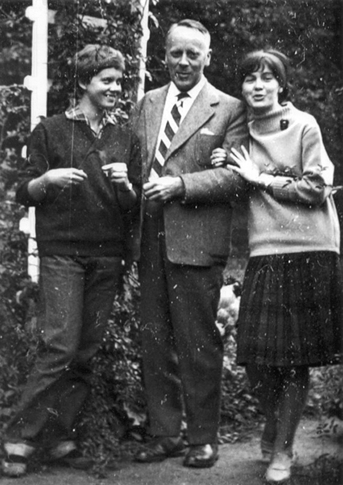 Tadeusz Manteuffel z córkami, Anną i Małgorzatą, 1965, IH PAN