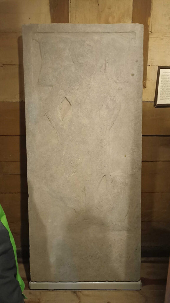 Płyta nagrobna w kolorze piaskowym